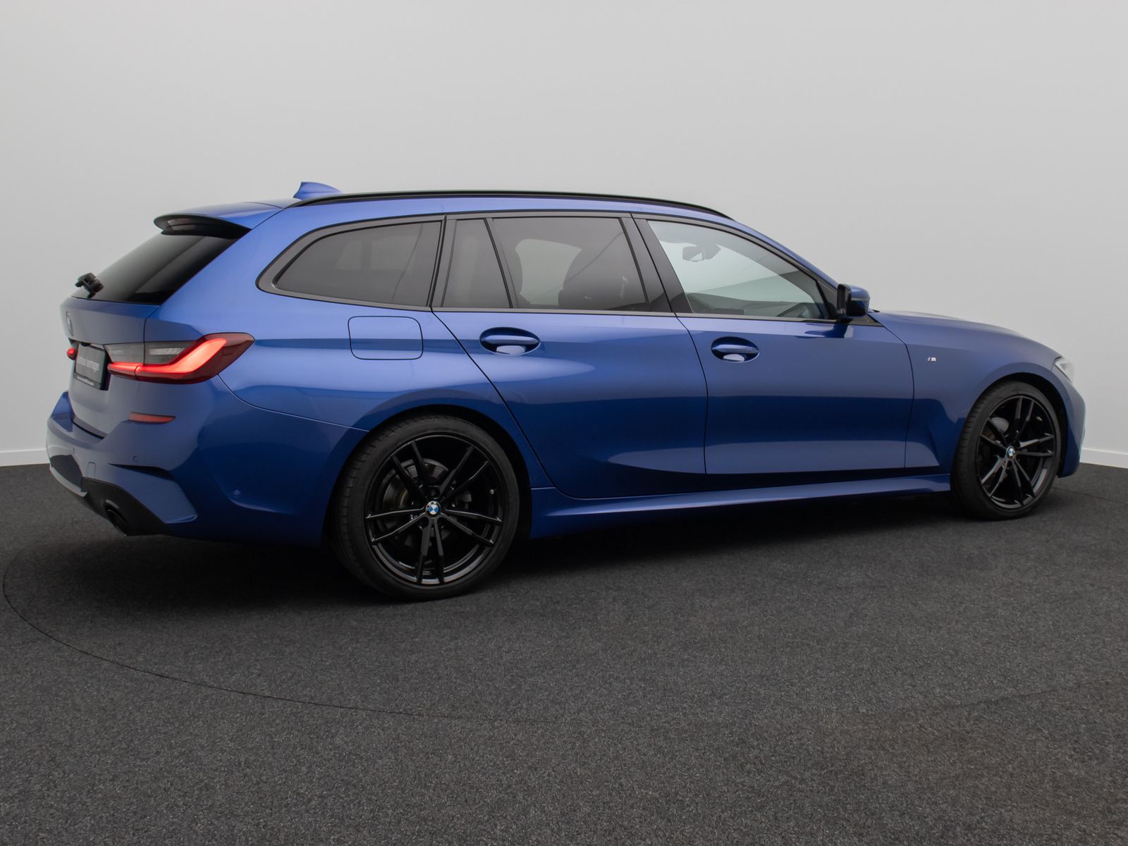 Fahrzeugabbildung BMW 320d M Sport Kamera DAB Panorama H/K 19Zoll