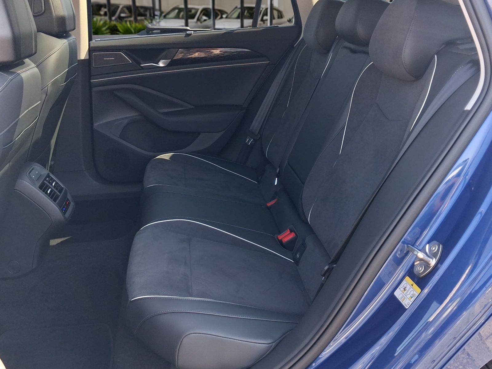 Volkswagen Passat Variant - Bild 8