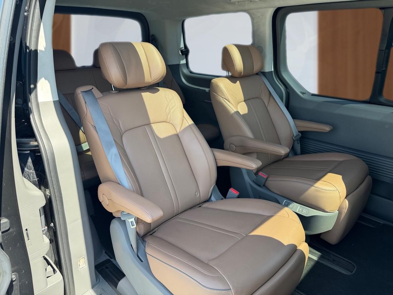 Fahrzeugabbildung Hyundai STARIA SIGNATURE *PANO*LED*NAVI*BOSE-SOUND*360°