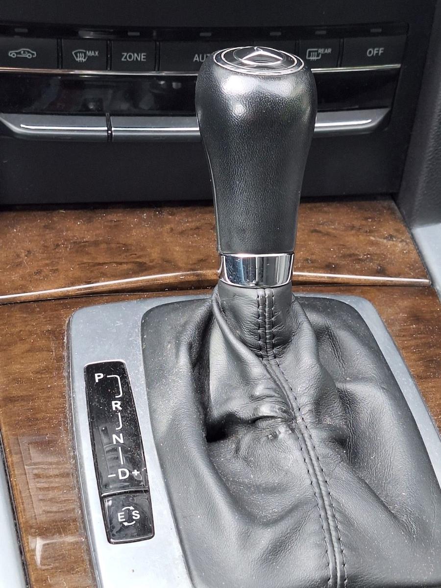 Mercedes-Benz E220 2010 — engine 170 HP (125kW)