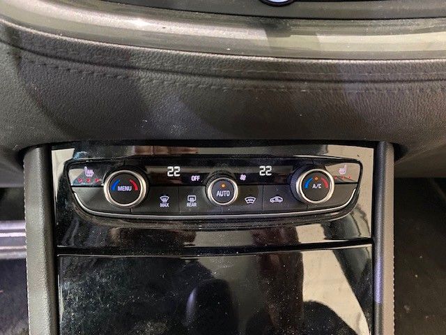 Fahrzeugabbildung Opel Grandland X 2.0D 18"ALU/NAVI/PANORAMA/KAMERA
