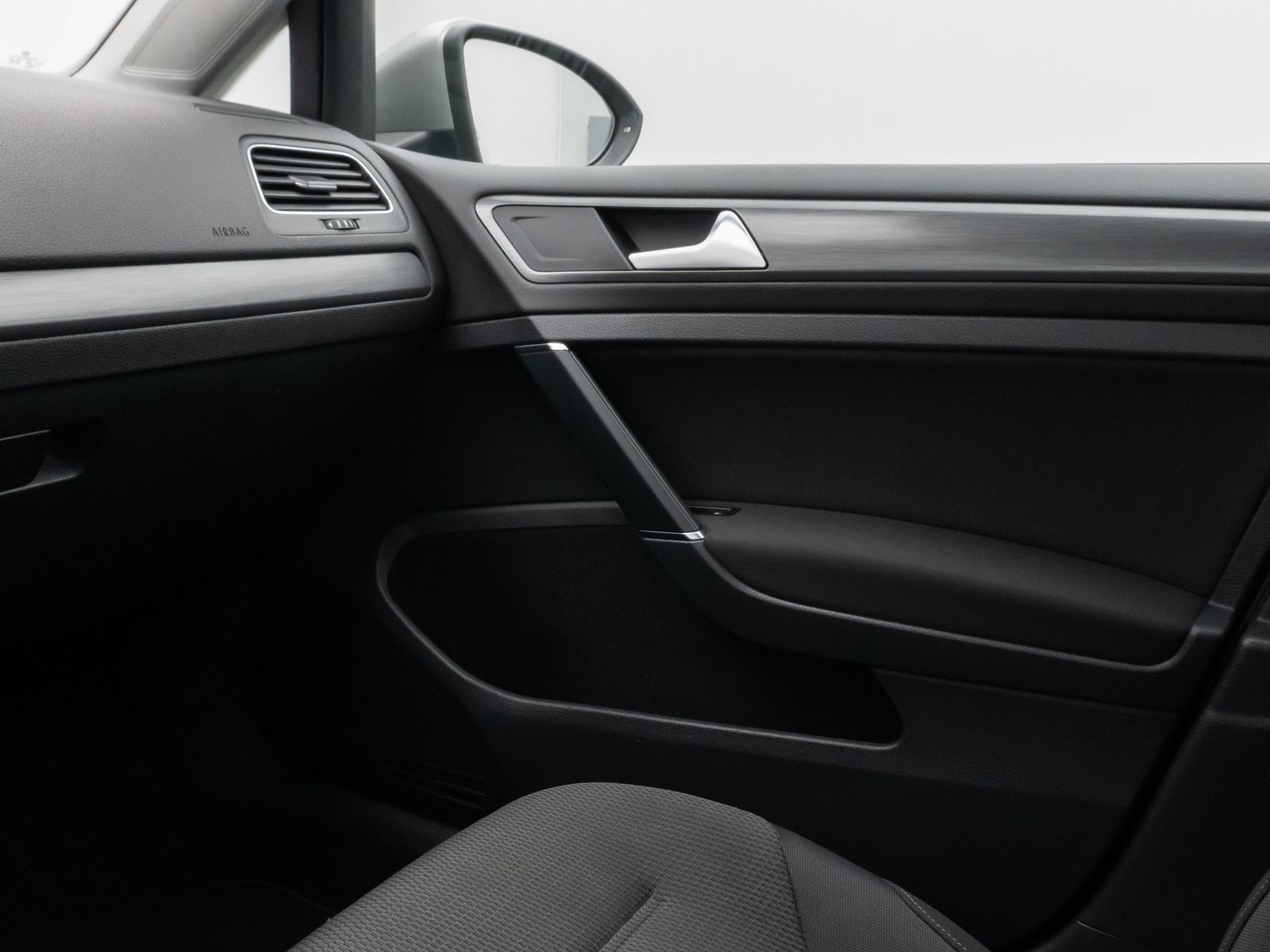 Fahrzeugabbildung Volkswagen Golf VII Variant Comfortline Navi PDC Standheiz