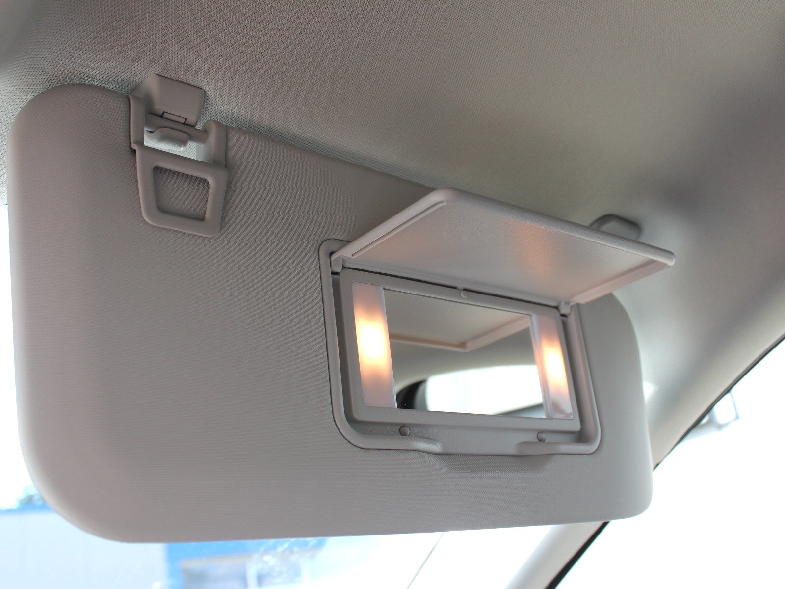 Fahrzeugabbildung Ford Kuga Hybrid Titanium