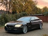 BMW 750D Facelift top Zustand - BMW 750 in Oberhausen