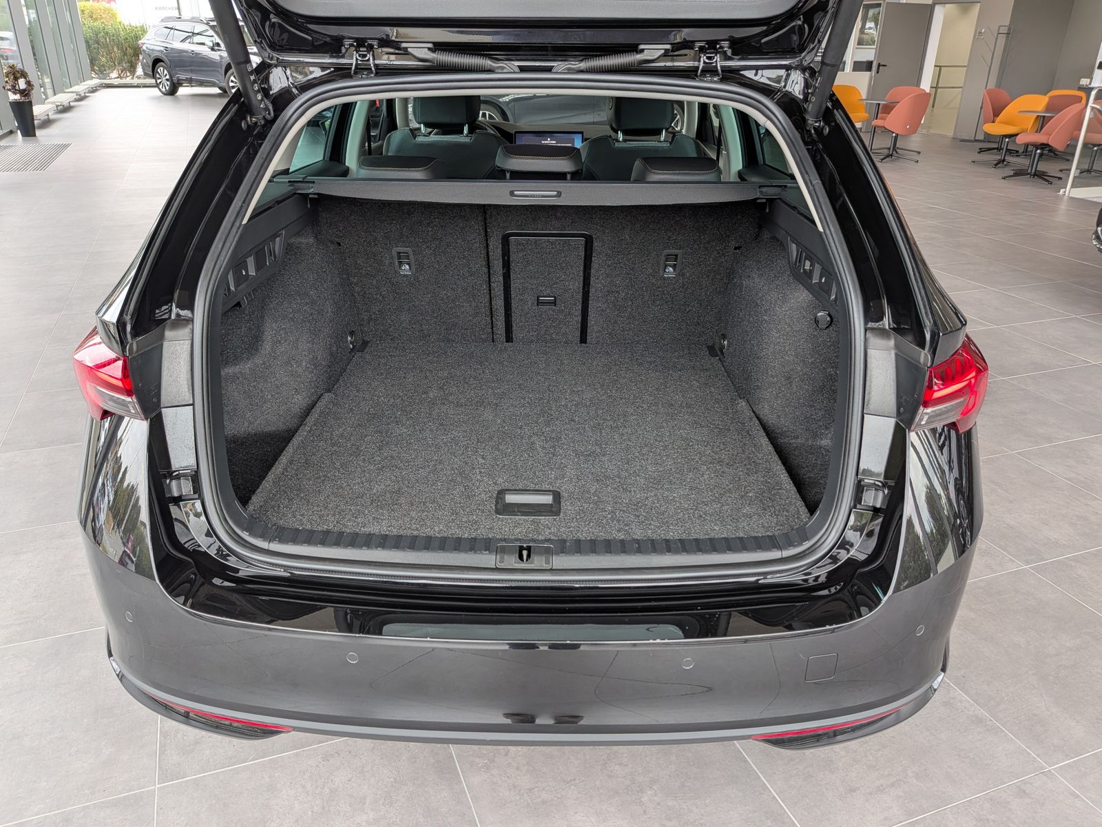Fahrzeugabbildung SKODA Octavia 1.5TSI mHEV DSG ACC Style AHK 17" 5J-Gar