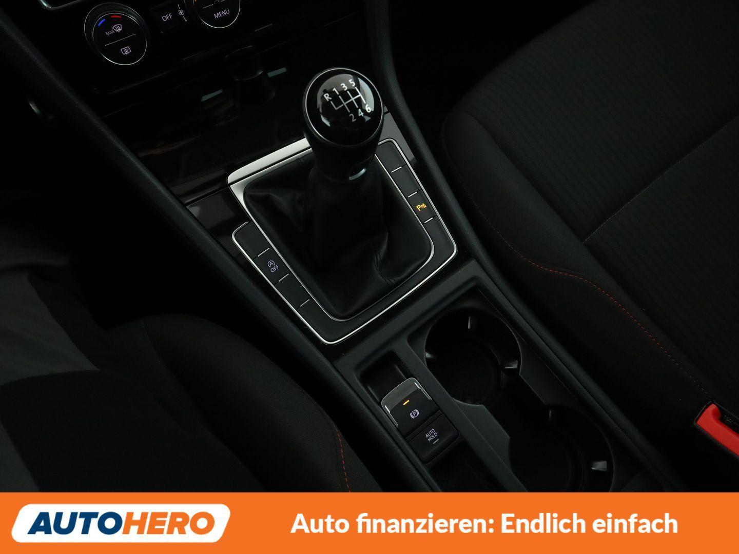 Volkswagen Golf VII 1.4 TSI Sound*NAVI*ACC*PDC*SHZ*KLIMA*