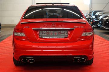Mercedes C 63 AMG - 10