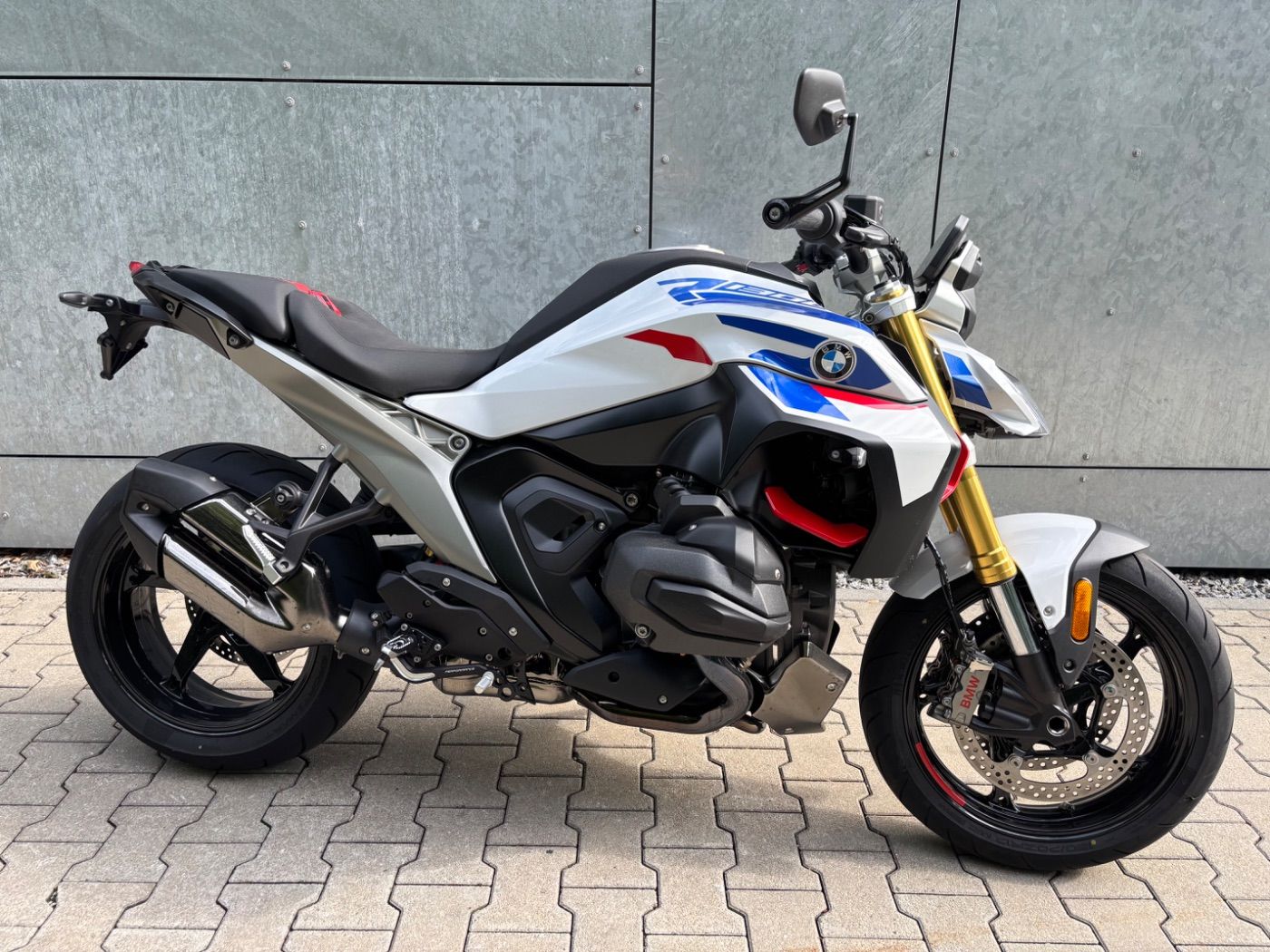Fahrzeugabbildung BMW R 1300 R Performance