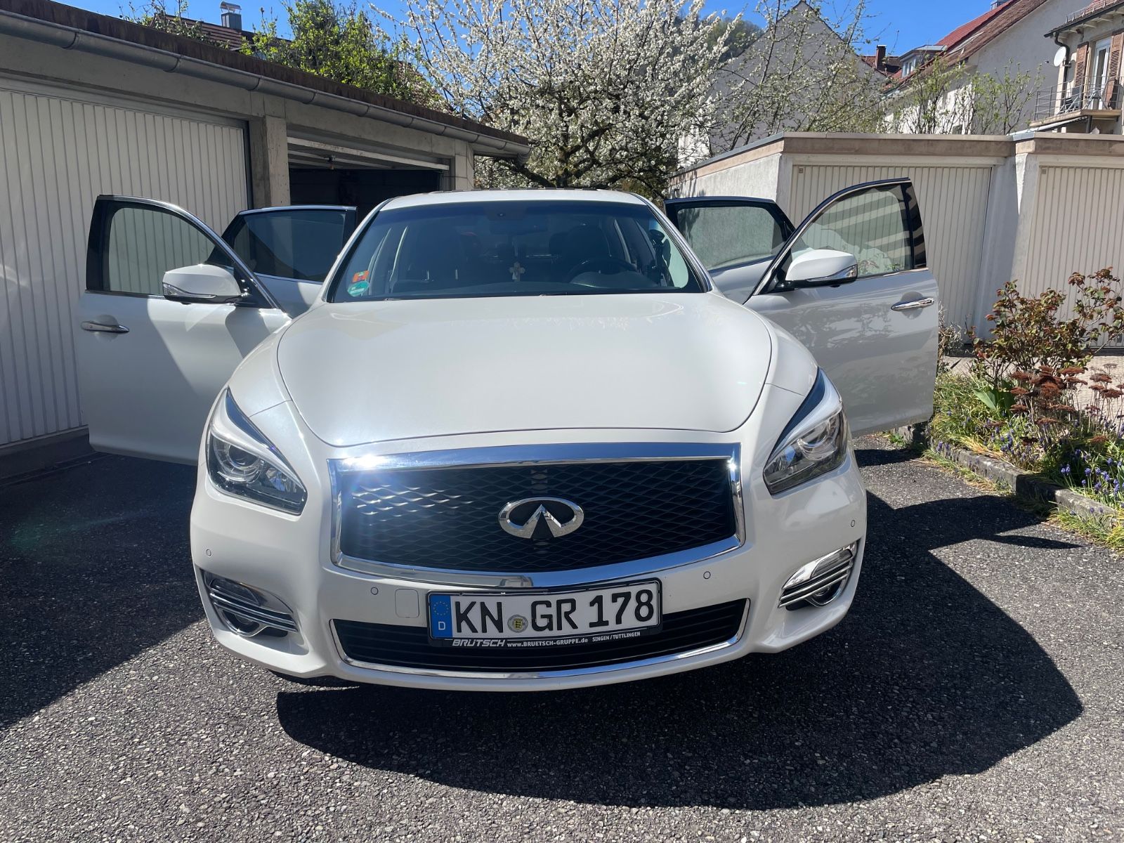 INFINITI Q70