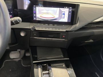 Fotografie 19 des Opel Astra 1.2 Turbo Automatik GS