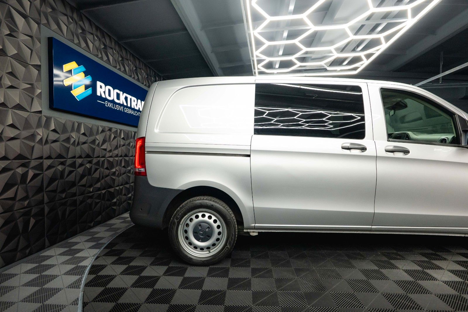Fahrzeugabbildung Mercedes-Benz Vito Mixto 119 CDI 4MATIC kompakt *LED*Kamera*
