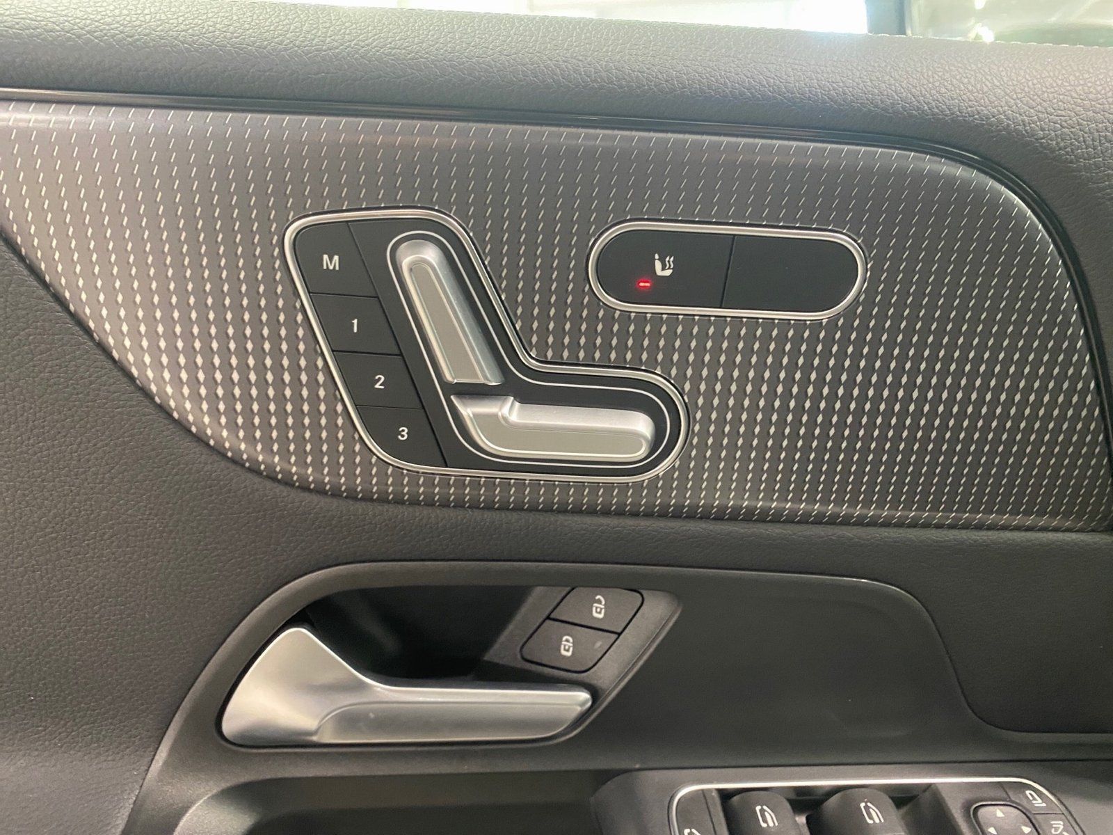Fahrzeugabbildung Mercedes-Benz B 220 d Progress*Distro*Totwink*360*Multibe*Memo