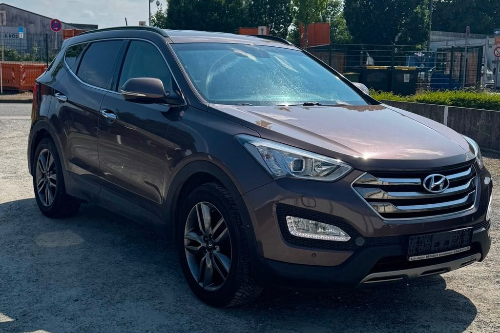 Image of Hyundai SANTA FE
