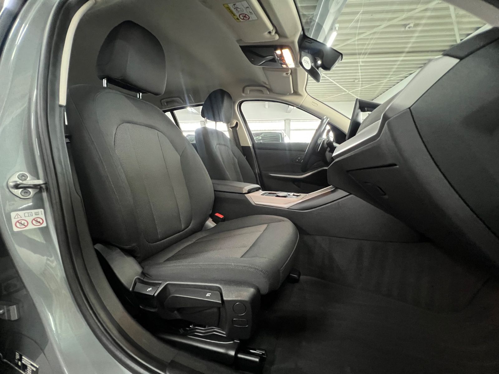 BMW 320d Touring xDrive III Driving Assistant III foto 16