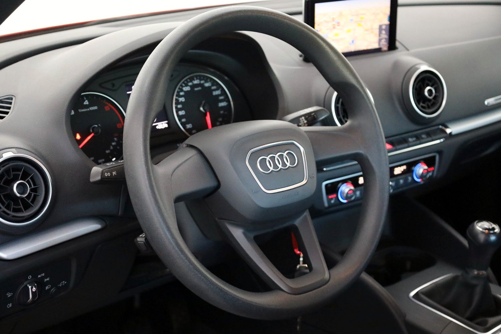 Fahrzeugabbildung Audi A3 Sportback 30 TDI Navi,Xenon,SH,PDC,Allwetter