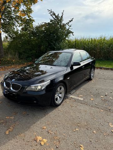 BMW 525i A -