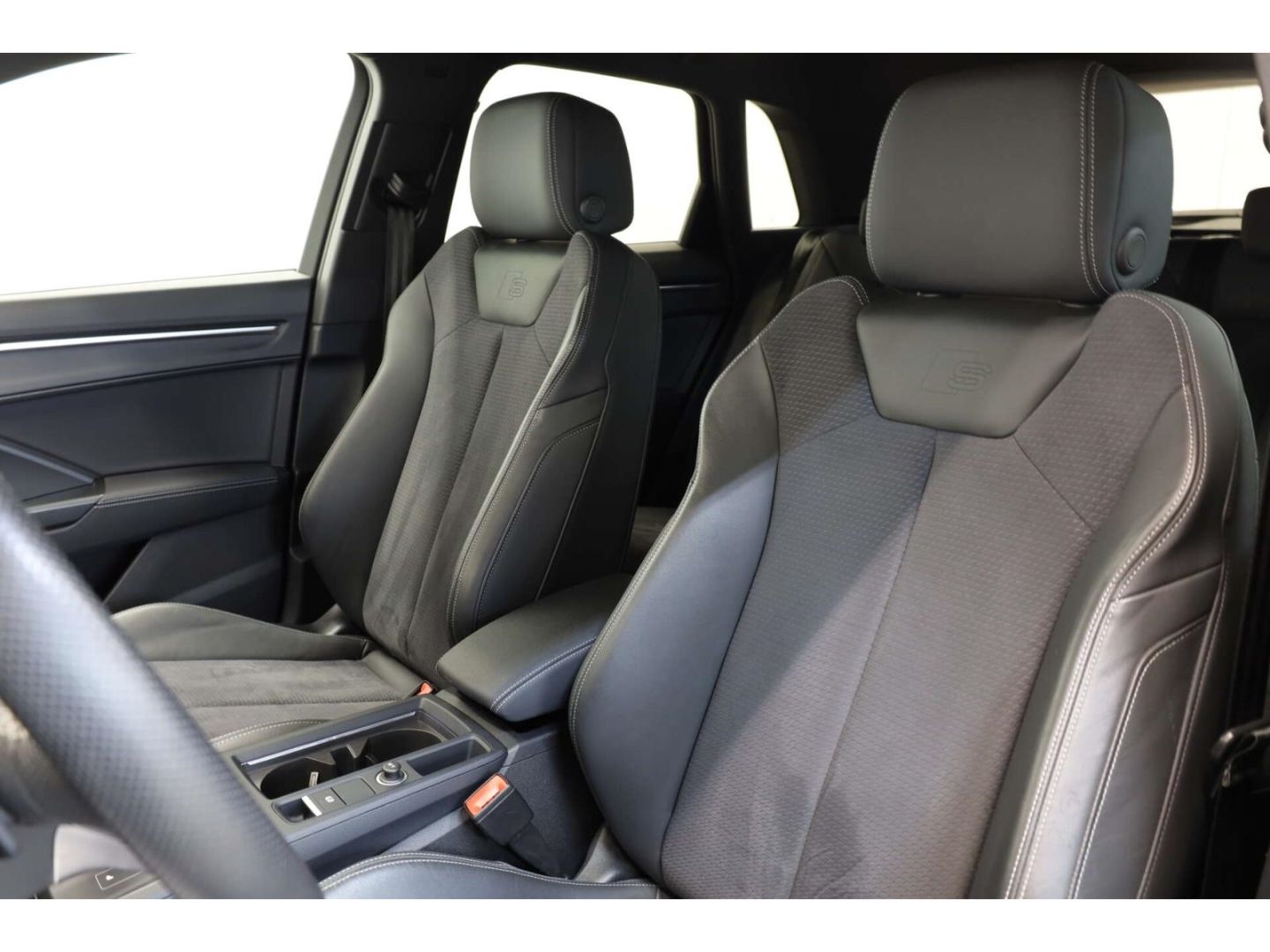 Audi Q3 45 TFSI e S line AHK/Pano/Matrix/NAV/Sonos foto 10