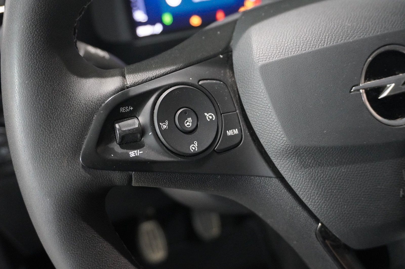 Fahrzeugabbildung Opel Corsa F 1.2 FACELIFT NAVI/LED/KAMERA/VIRTU./DAB+