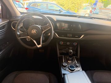 Alfa-Romeo Stelvio - 8
