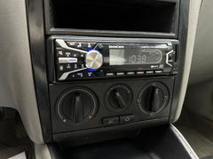 Fahrzeugabbildung Volkswagen Golf IV 2.3 / Automatik Klimaanlage Servo ZV