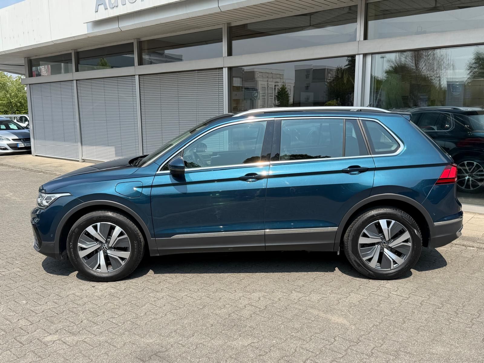 Fahrzeugabbildung Volkswagen Tiguan 1.4 TSI eHyb Elegan >VIRTU+MATR+HEAD+KAM+