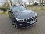 Volvo XC60 T4 R Design Geartronic R Design - gebrauchte Volvo XC60 aus dem Jahr 2020