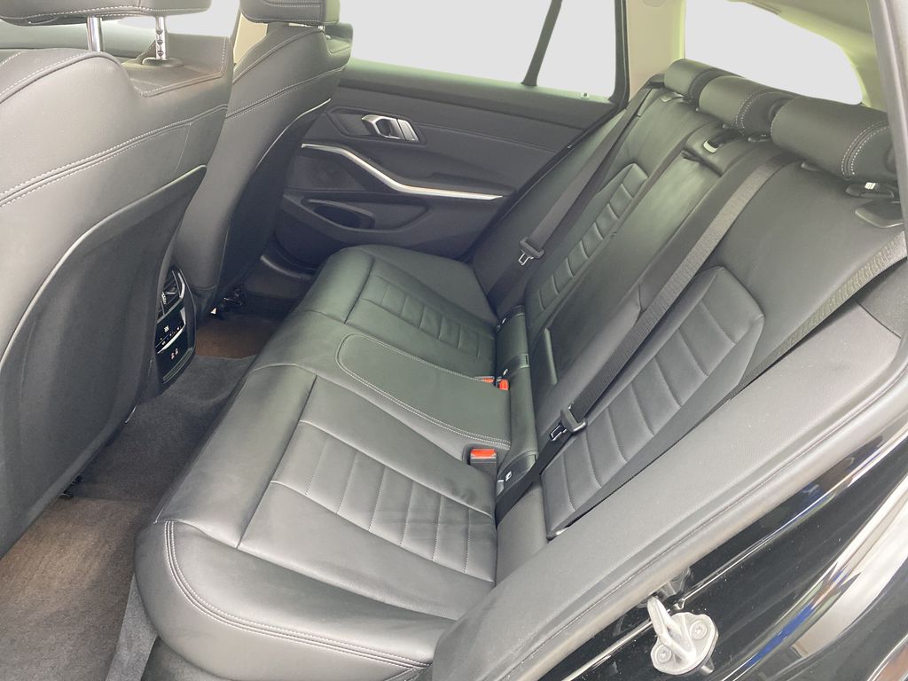 BMW 330 2023 г. Чёрный, пробег 24509 км