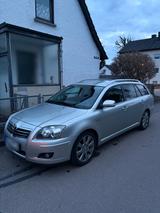 Toyota Avensis 2.2 D Cat Kombi - Toyota Avensis aus 2008 mit Diesel-Antrieb