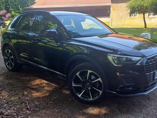 AUDI Q3 35 TFSI S-LINE/GARANTIE/LEDER/AHK/NAVI/19Z RS