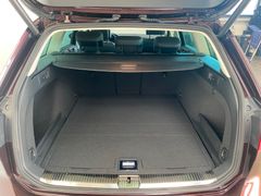 Fahrzeugabbildung Volkswagen Passat Variant 2.0 TDI DSG HUD Pano 360° LED ACC
