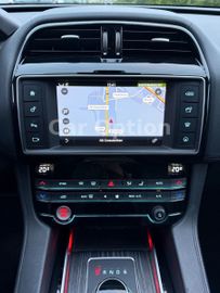 Jaguar F-Pace - 12