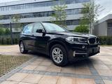BMW X5  30 d x-drive Automatik/1.Hand/org. 89000 km - BMW X5 mit Diesel-Antrieb: Geländewagen