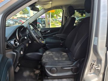 Mercedes V 220 - 8