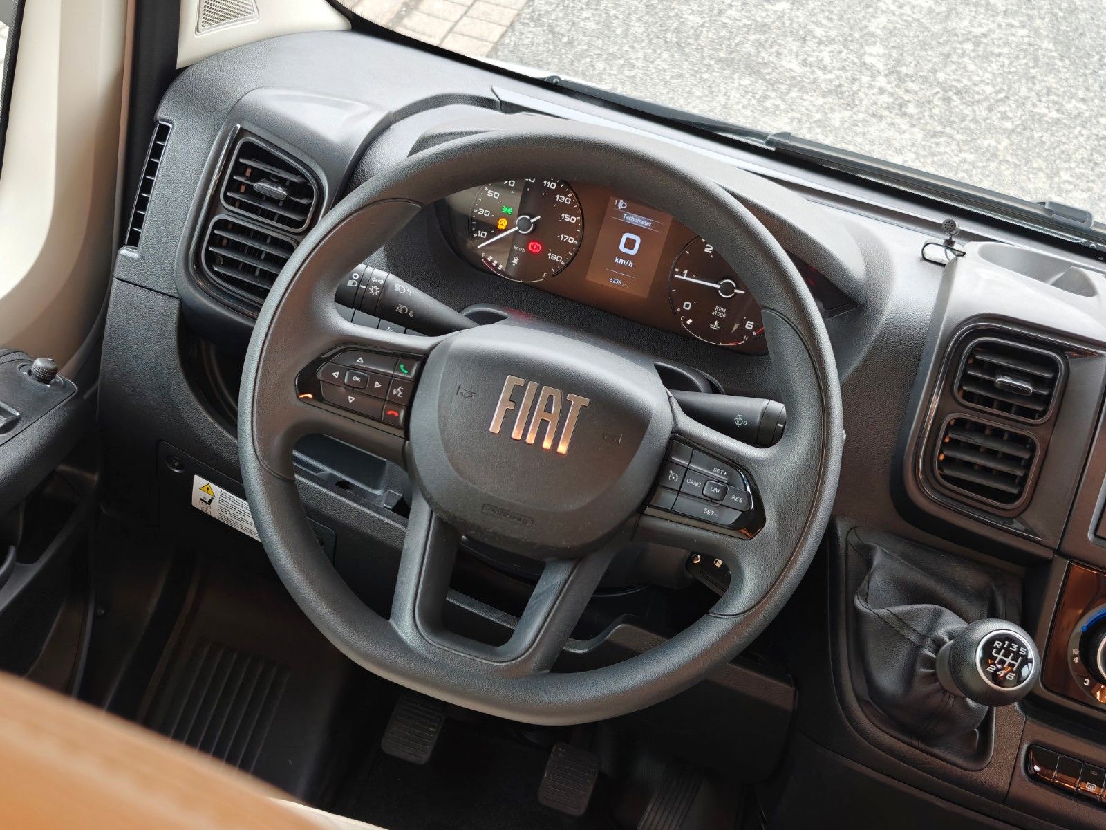 Fahrzeugabbildung XGO Dynamic 39 Lounge - SAT, TV, Markise 4m, Kamera