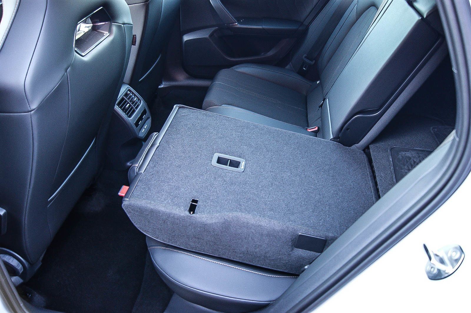 Fahrzeugabbildung CUPRA Leon Sportstourer e-HYBRID VIRTUAL ACC XL 1HAND