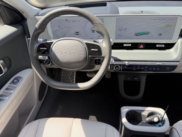 Fahrzeugabbildung Hyundai IONIQ 5 Uniq Elektro 4WD 72 +LEDER+KLIMA+PDC+RFK