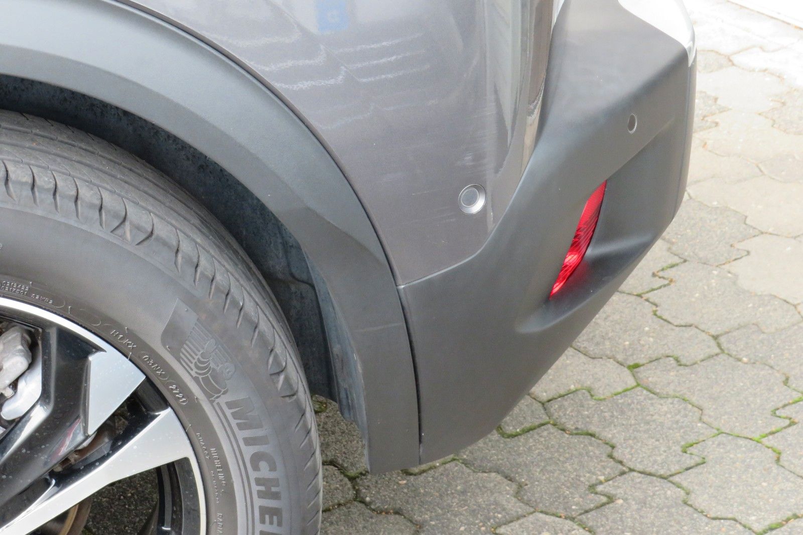 Fahrzeugabbildung Peugeot 2008 GT 1.2 PURETECH NAVI KAMERA PDC ACC 1.HAND