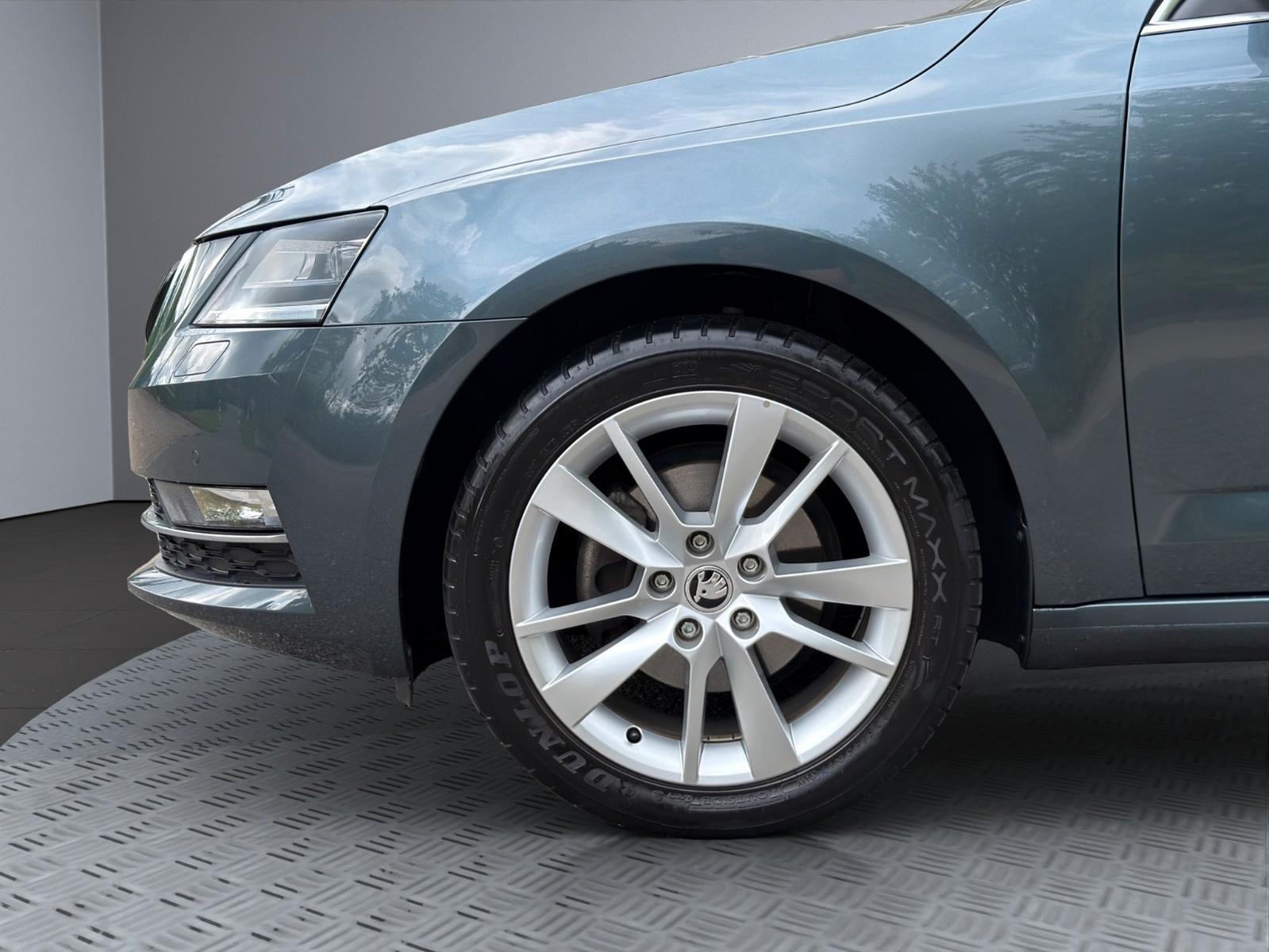 Skoda Octavia Combi Style LED/Keyless/CarPlay/PDC