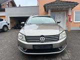 Volkswagen Passat 1.8 TSI Comfortline Bj. 2012 - Volkswagen Passat mit Benzin-Antrieb: Kombi, 2.8