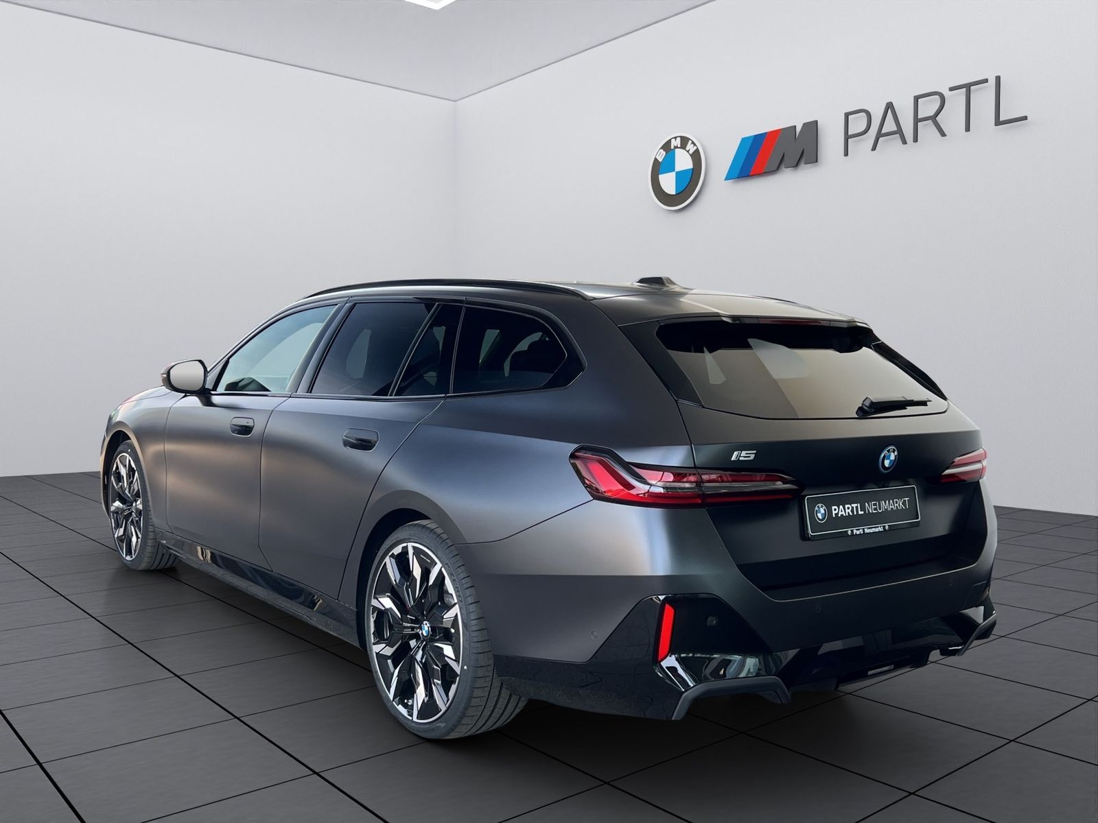 BMW i5 xDrive40 M-Pro AUTOBAHNASSIST B&W Sitzbelüft. imagem 3