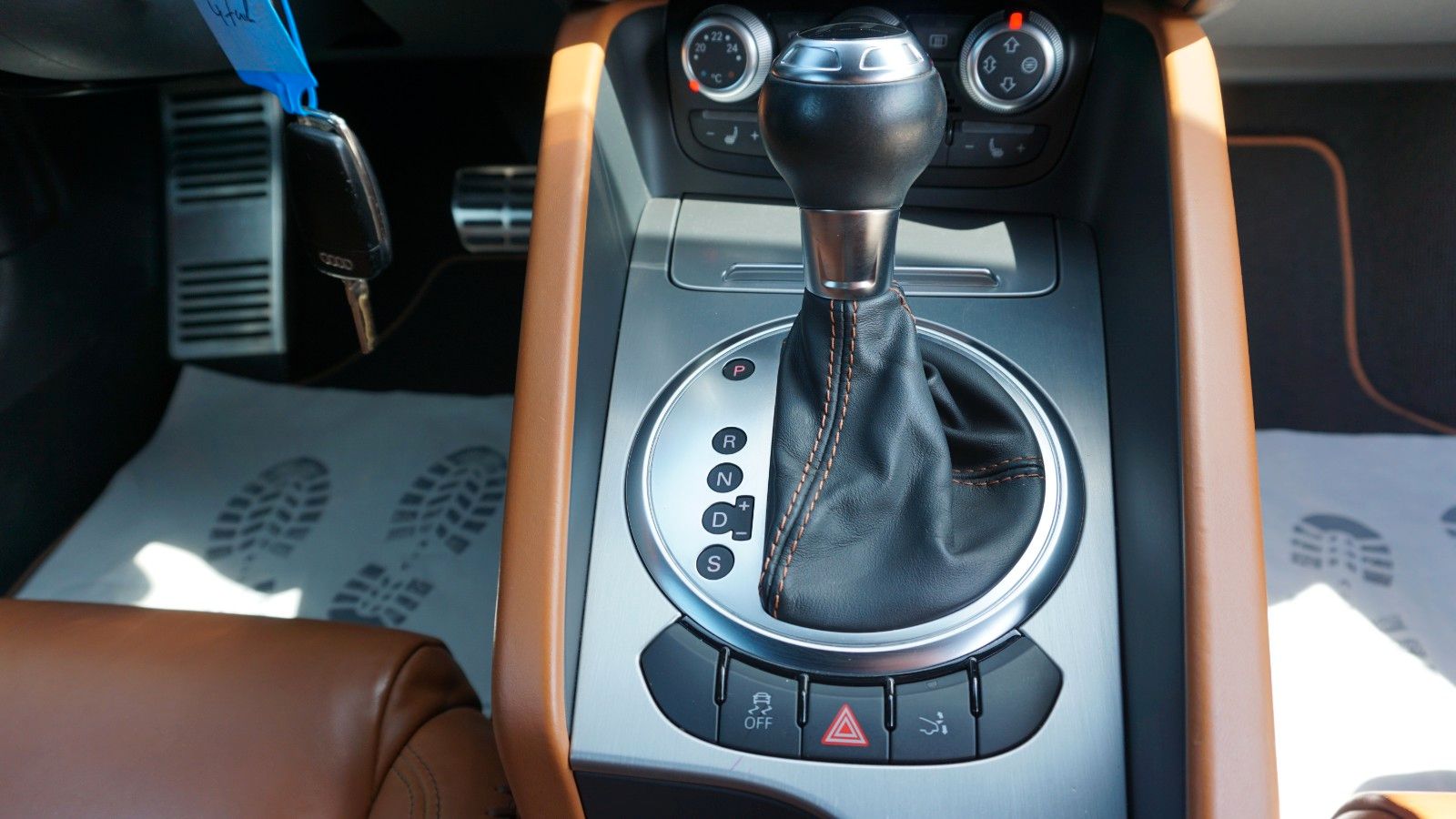 Fahrzeugabbildung Audi TT Roadster 2.0 TFSI quattro,Leder,Navi,Xenon,SH