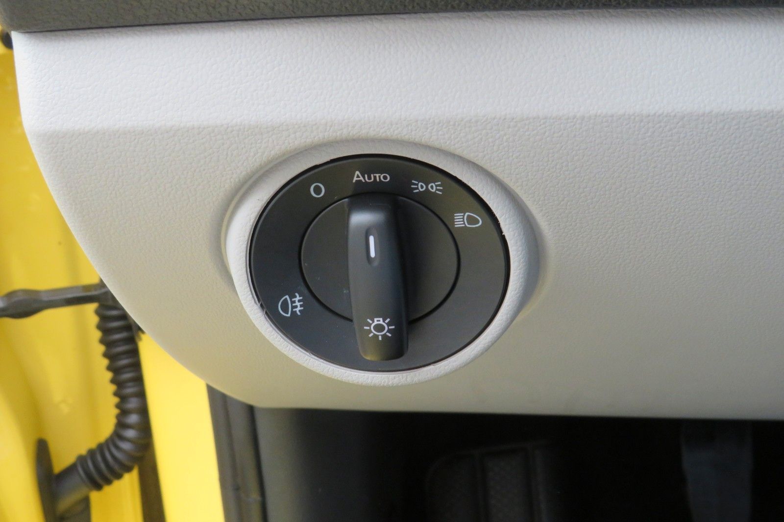 Fahrzeugabbildung SEAT Mii Style 4T SITZH. PDC GRA CITY-NOTBREMS 1.H