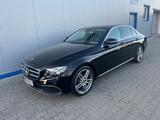 Mercedes-Benz E 220d 9G-TR AMG AVANTGARDE TOTWINKEL KAMERA LED