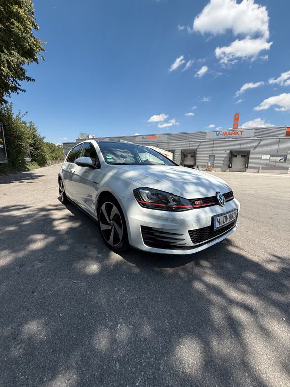 Image of Volkswagen Golf