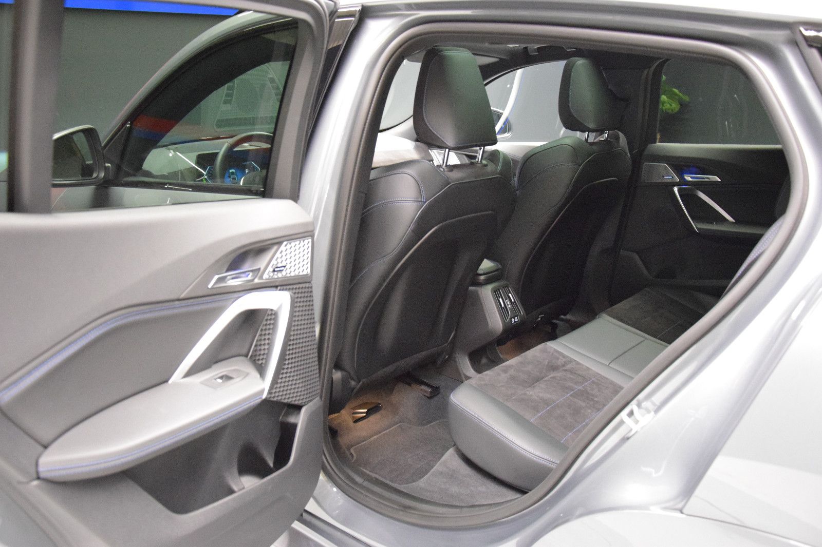 Fahrzeugabbildung BMW X2 20d xDrive M Sport 360° Pano HuD AHK h/k ACC