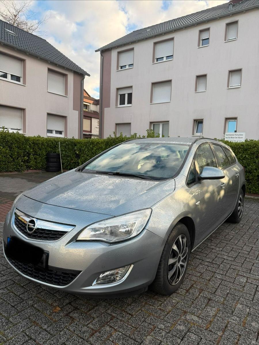 Opel Astra, 2010