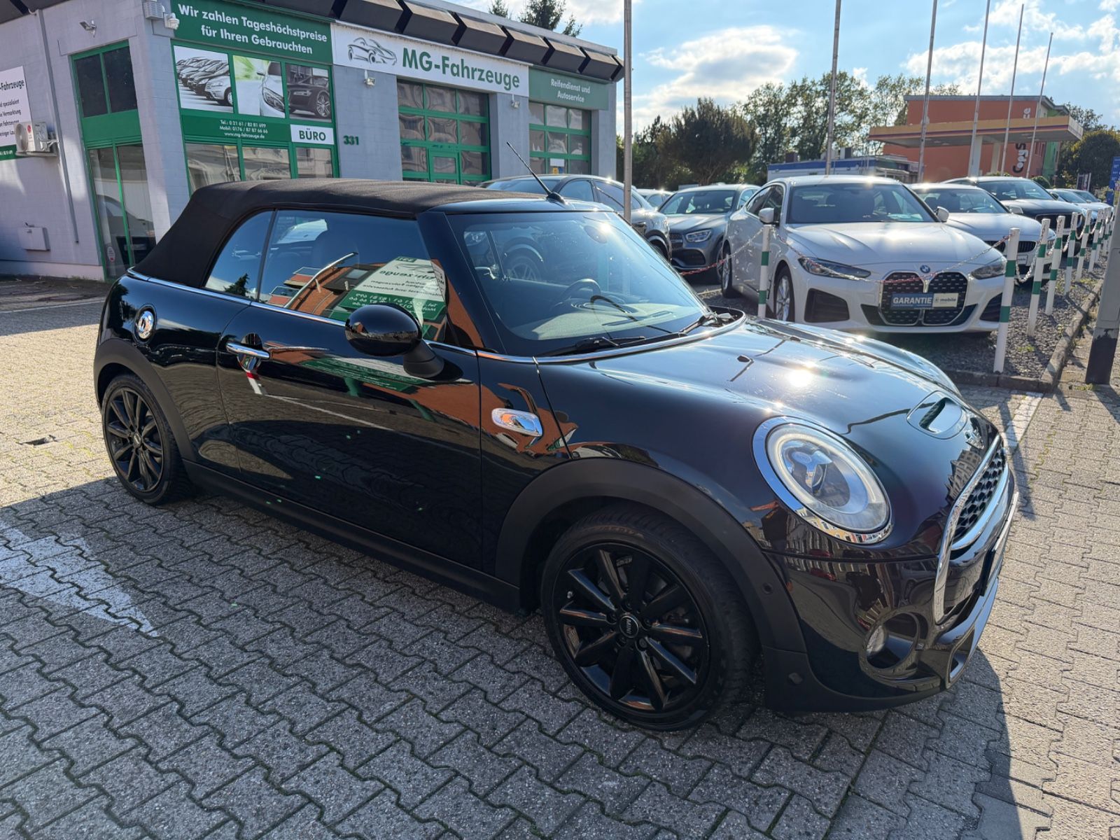 Fahrzeugabbildung MINI Cooper S Cabrio NAVI PDC LEDER H&K 1-HAND
