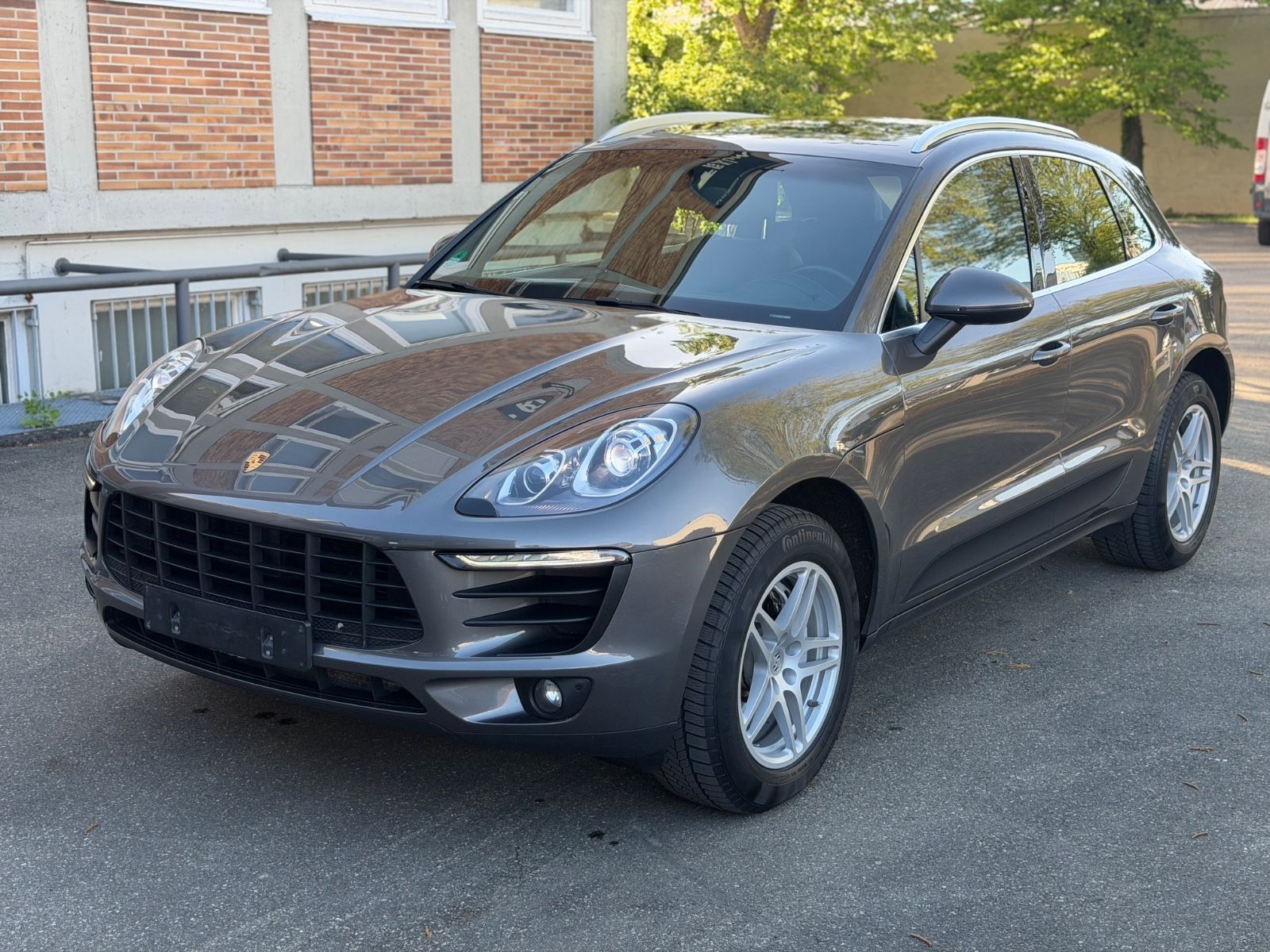 PORSCHE Macan