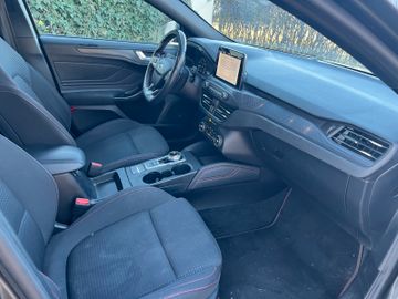 Ford Focus - 11