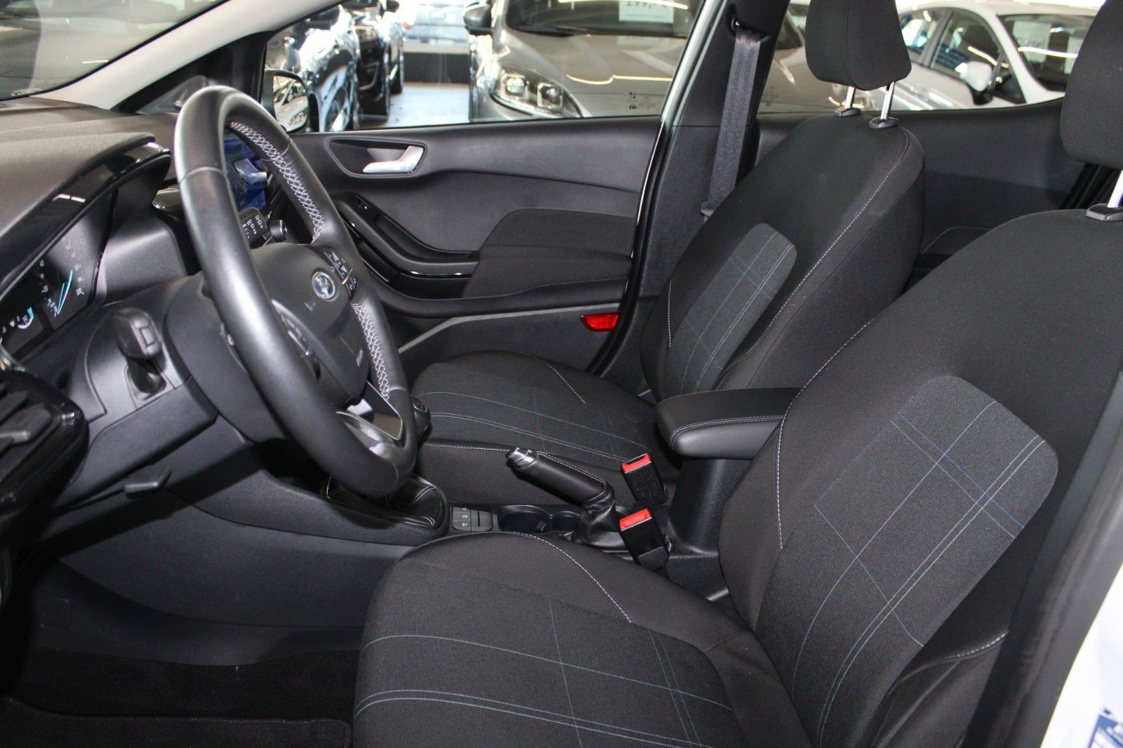 Fahrzeugabbildung Ford Fiesta 1,5 TDCi Cool & Connect 5-trg NAVI LED